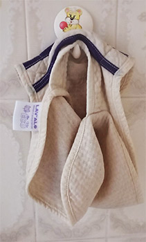 Lavalo la serviette pour se laver à l'eau