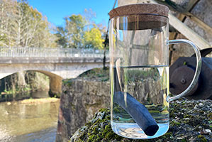 Eau Potable purifiée avec le Charbon Actif Binchotan