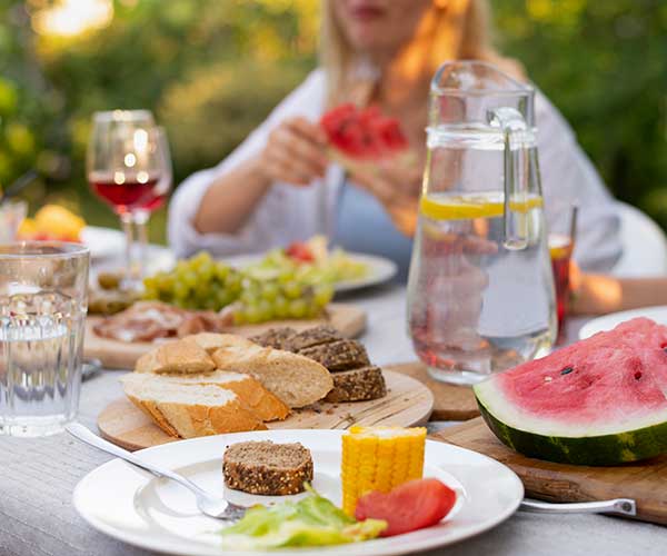Le type de boisson et le contenu du repas changent-ils quelque chose ?